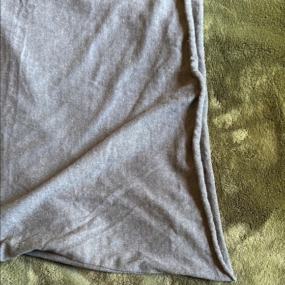 Gray Graphic Crop Top - Picture 3 of 4